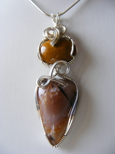 Jasper and amber jade double pendant